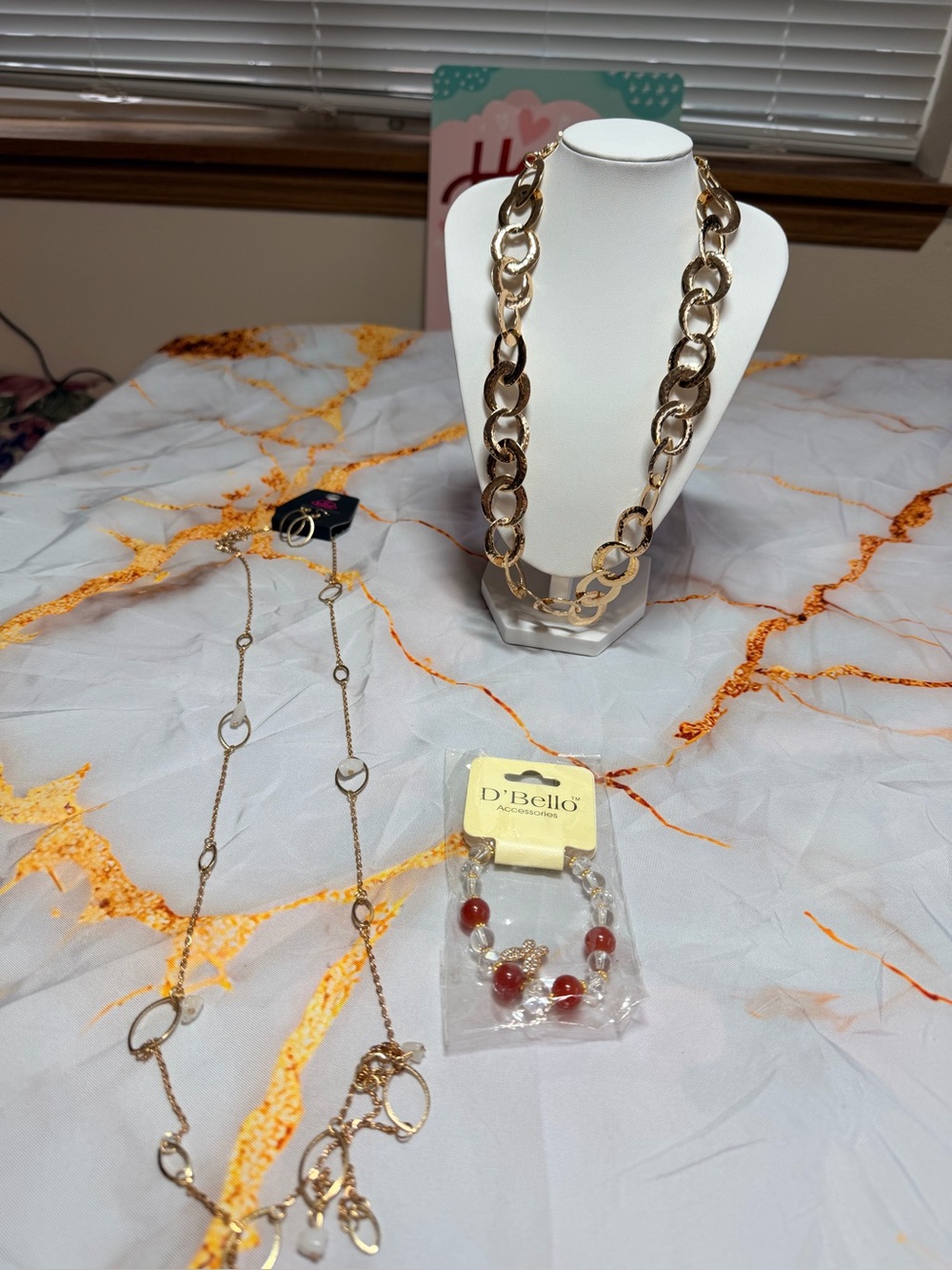Necklace and bracelet lot